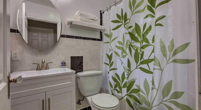 Коттедж с 2 комнатами Charming Cincinnati Home < 10 Mi to Downtown!