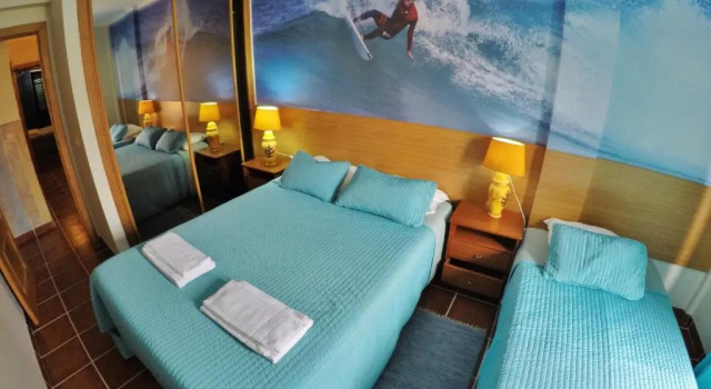 Номер Standard Supertubos Beach Hostel