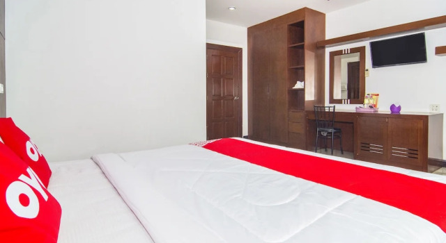 Korwanburi Hotel by OYO Rooms, Rezervovat Hotel Hotely v Central Thailand s parkováním, Parkování