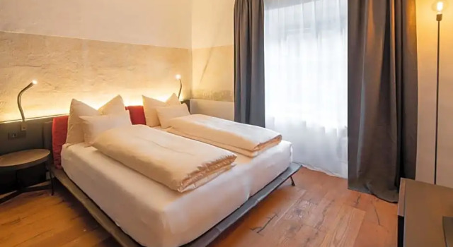 Номер Deluxe flurin Suites