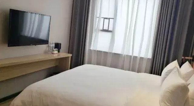 Люкс Business Qianyi Yicheng Hotel (Yulin Shizi Street Yuntian Palace)