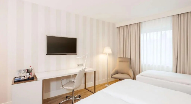 Номер Family с красивым видом из окна NH Graz City