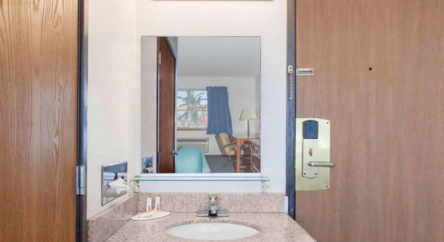 Номер Standard Super 8 by Wyndham Selma/Fresno Area