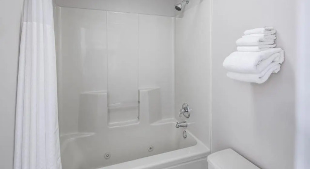 Люкс Baymont by Wyndham Cleveland