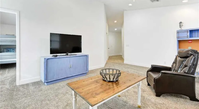 Pelican Beach - Three Bedroom Home