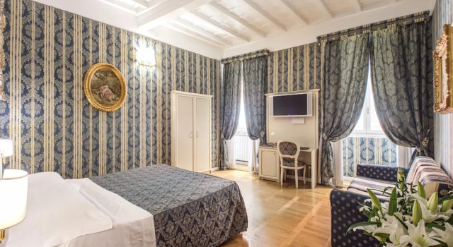 Номер Superior Relais Fontana Di Trevi Hotel