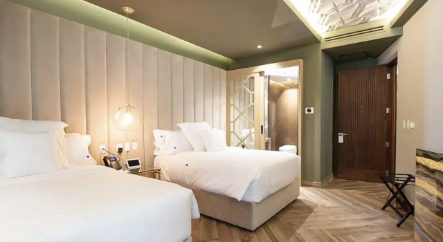 Четырёхместный номер Deluxe с балконом L Hotel Perla Boutique