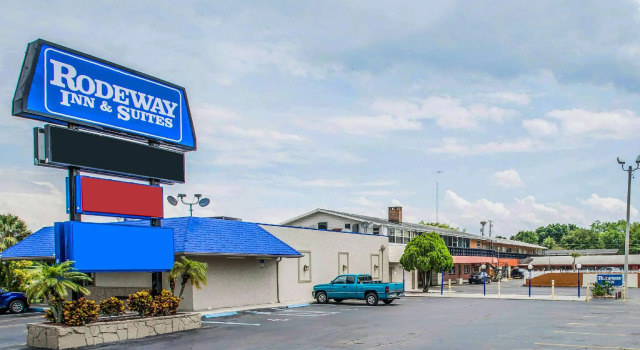 Кровать в общем номере Rodeway Inn & Suites Winter Haven Chain of Lakes
