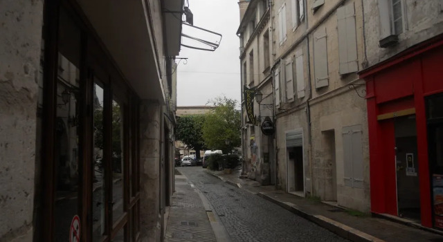 Yzadora Studio, Book Hotel Hoteller i Angouleme med parkering, Parkering