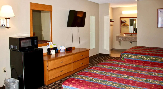 Rodeway Inn University Area, Book Hotel University Place North Carolina