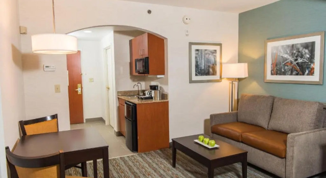 Четырёхместный номер Standard Wyndham Garden Erie