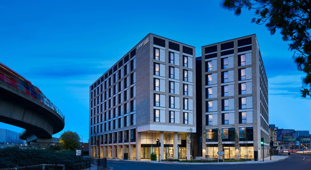 Courtyard by Marriott London City Airport