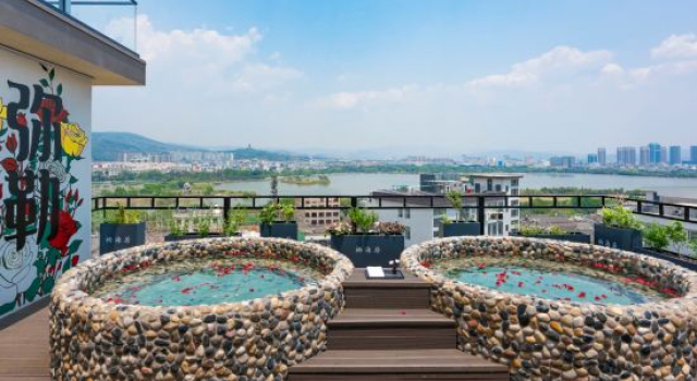 MI LE XI HAI JU Hotel, Book Hotel Miyang Yunnan