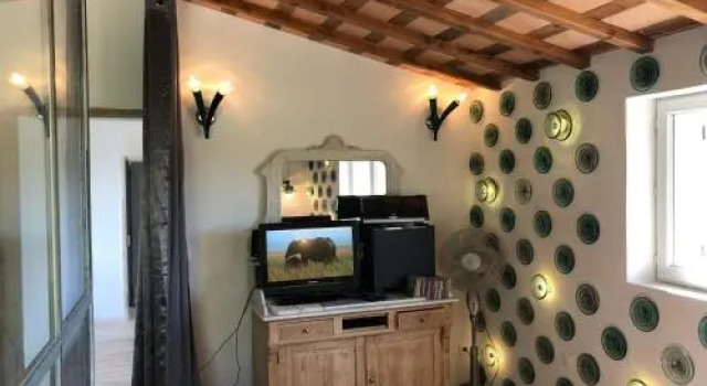Gîte "Bois-Mariage", Забронировать Отель Моллан-сюр-Увезе Drôme Provençale, рядом с Les Gorges Du Toulourenc
