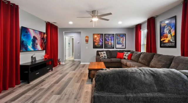 7BR Villa Close to Disney w Pool SPA, Kissimmee