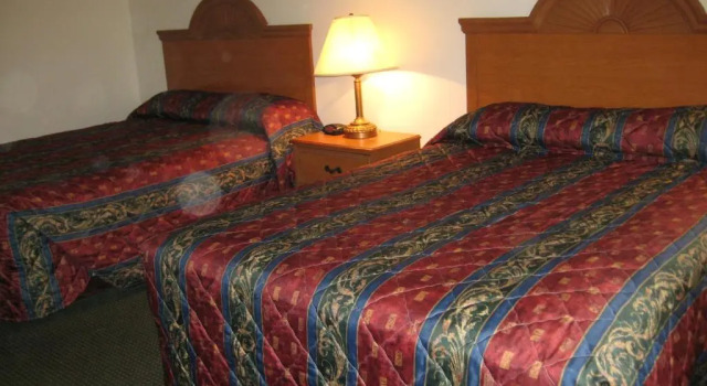 Четырёхместный номер Standard Horizon Inn & Suites