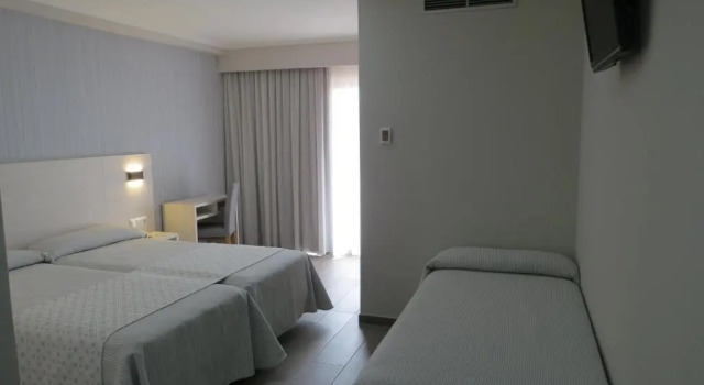 Трёхместный номер Standard Hotel La Lanzada