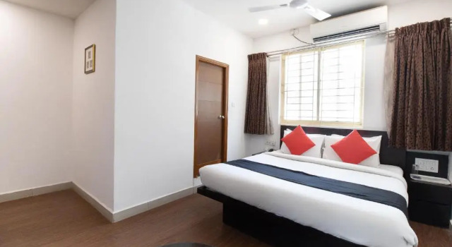 Capital O 70516 Hotel Scarlet, Rezervovat Hotel Hotely v Bangalore s parkováním, Parkování