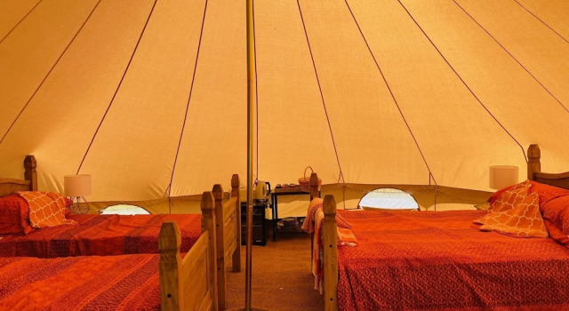 Anna-may Luxury Tent - Two Doubles, Varaa Leirintäalue Telttailu ja glamping kohteessa Gloucestershire, Leirintäalue