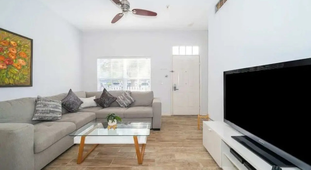 Charming 3brtownhome Near Disney, Varaa Lomakoti Kissimmee Kissimmee