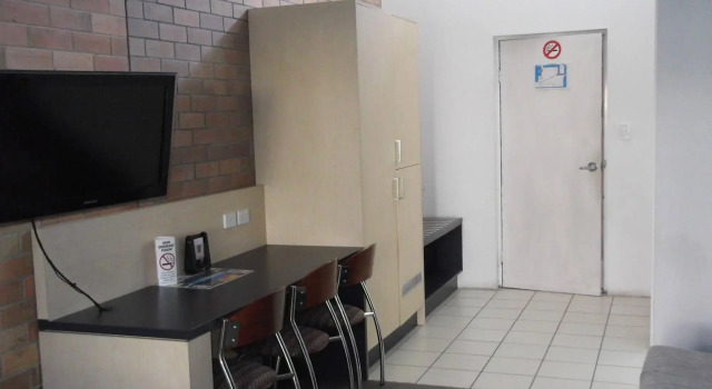 Bribie Island Hotel, Забронировать Отель Отели Беллара 3 звезды, рядом с Пристань для яхт в Пасифик-Харбор, 3*