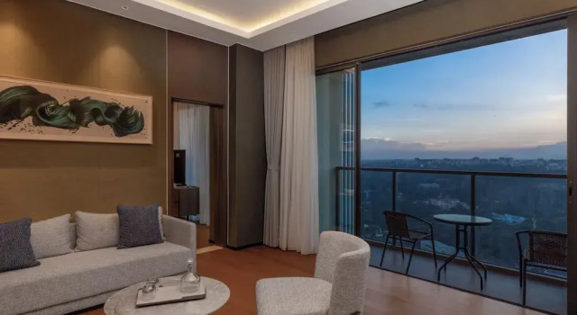 Люкс с 2 комнатами с балконом Апарт-отель Pan Pacific Serviced Suites Nairobi