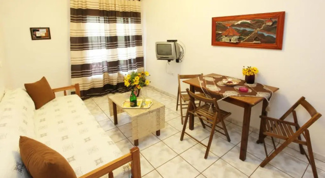Ostria Hotel, Book Hotel Chrisi Akti 
