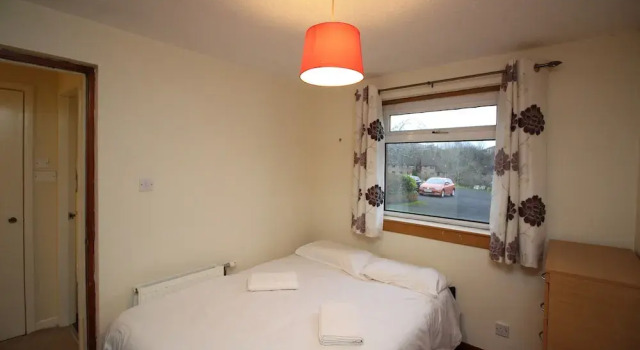 NEW 2BD Flat With Garden Views - West End Glasgow, Забронировать Отель Отели Glasgow & The Clyde Valley с парковкой, Парковка