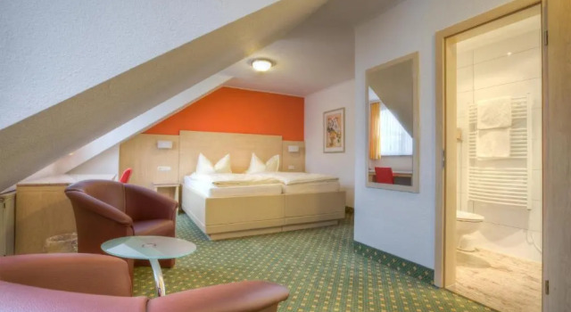 Трёхместный номер Standard Hotel Stolberg