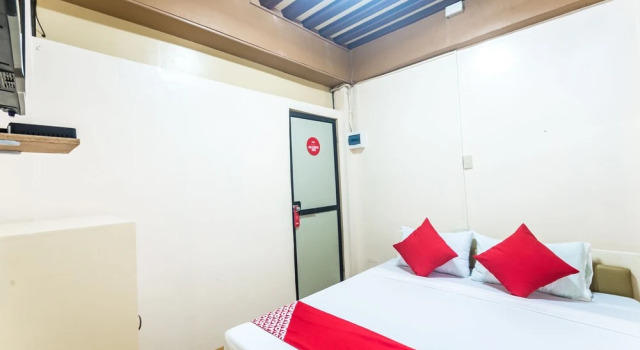 Alt Complex by OYO Rooms