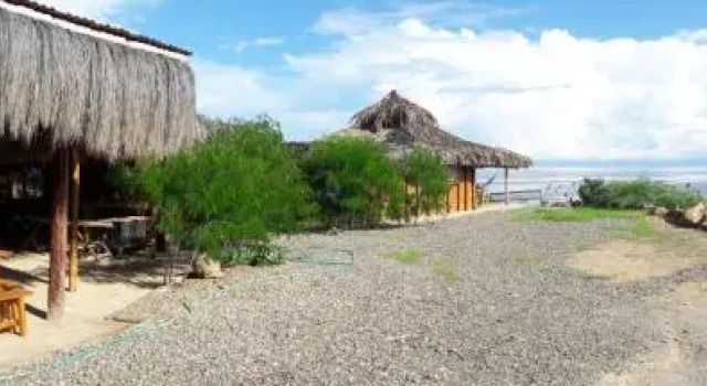 Бунгало Oceanic Bungalows