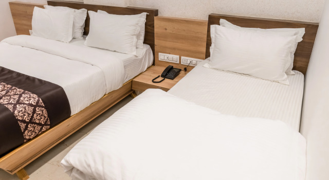 Номер Deluxe Meridian Hotel & Banquet
