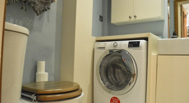 1 Bedroom Flat in Hammersmith With Garden, Varaa Huoneisto Asunnot kohteessa Merseyside, Huoneisto