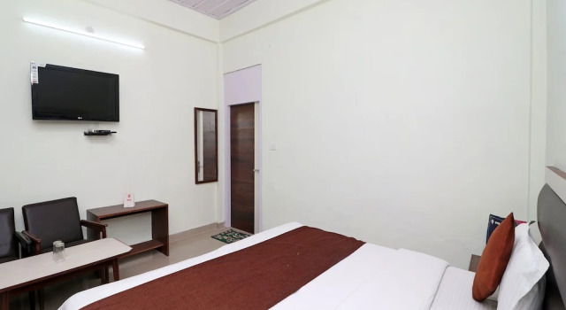 Люкс OYO 13908 Hotel India