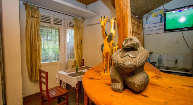 Sabinyo Guest House, Reservar Casa de hóspedes Hotéis no centro de Kisoro, hotéis no centro de Kisoro