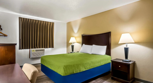 Econo Lodge Inn & Suites, Prenota Hotel Auburn Michigan