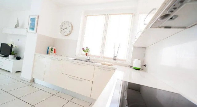 Modern 3 bedroom apartment on Lake Maggiore, Prenota Appartamento Hotel a Lago Maggiore con piscina, Piscina