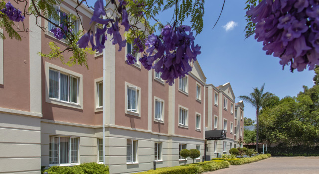 Premiere Classe, Забронировать Отель Сэндтон , рядом с Торговый центр Melrose Arch