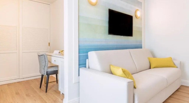 Полулюкс Sky Pool Hotel Sole Garda