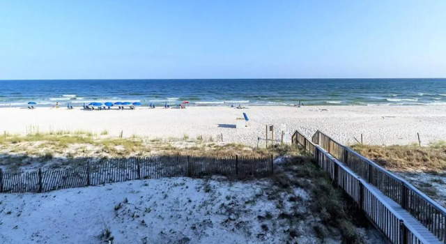 Апартаменты Wind Drift SW 207 - Large Beachfront Unit w/ Spacious Private Balcony!