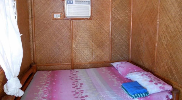 Mar and Em's Bamboo Cottages