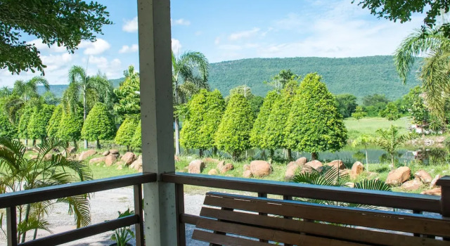 Номер Deluxe Chum Phae Lagoon Resort