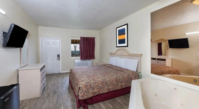 Garland Inn & Suites near Dallas TX