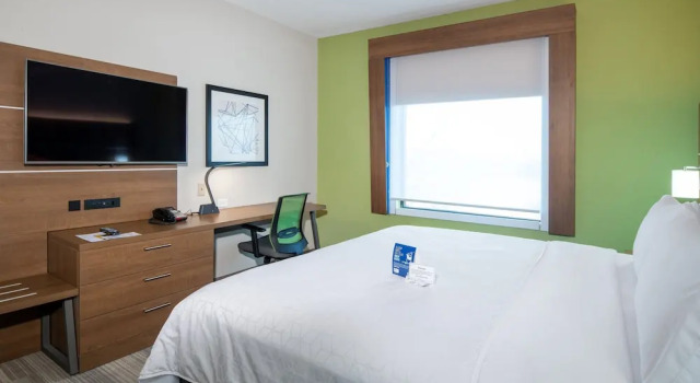 Люкс c 1 комнатой Holiday Inn Express Hotel & Suites Dallas South - DeSoto by IHG