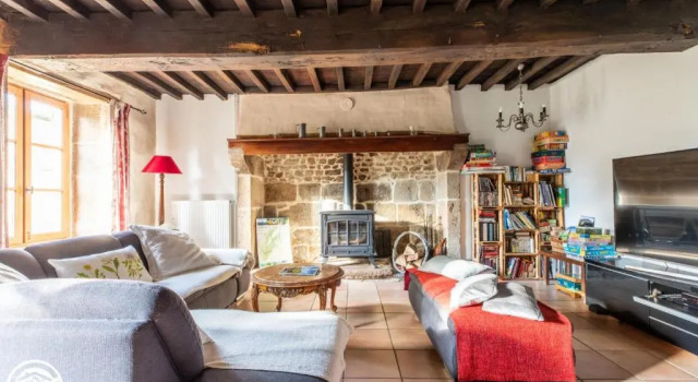 Aux 2 Puys - Gîte et chambres d'hôtes, Prenota Bed & breakfast Hotel a Alvernia con parcheggio, Parcheggio