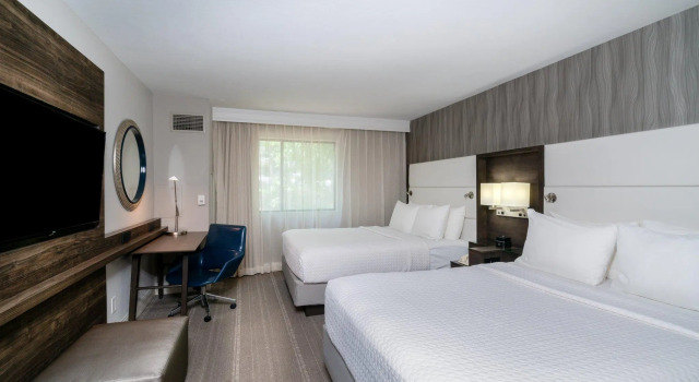 Четырёхместный номер Standard Crowne Plaza Atlanta SW - Peachtree City by IHG