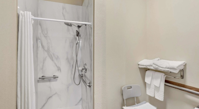 Четырёхместный номер Standard Best Western Carlisle