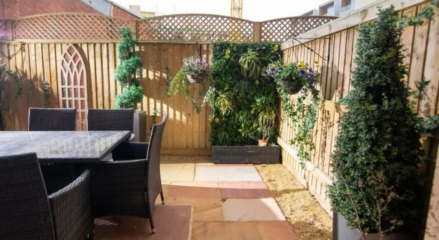 Коттедж Deluxe Apartment near Cabot Circus w Parking sleeps 5