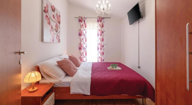 Stunning Home in Krvavici With Wifi and 4 Bedrooms, Rezervovat Hotel Divsici Central Istria