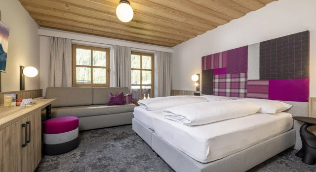 Двухместный номер Standard с балконом Kinder- & Gletscherhotel Hintertuxerhof